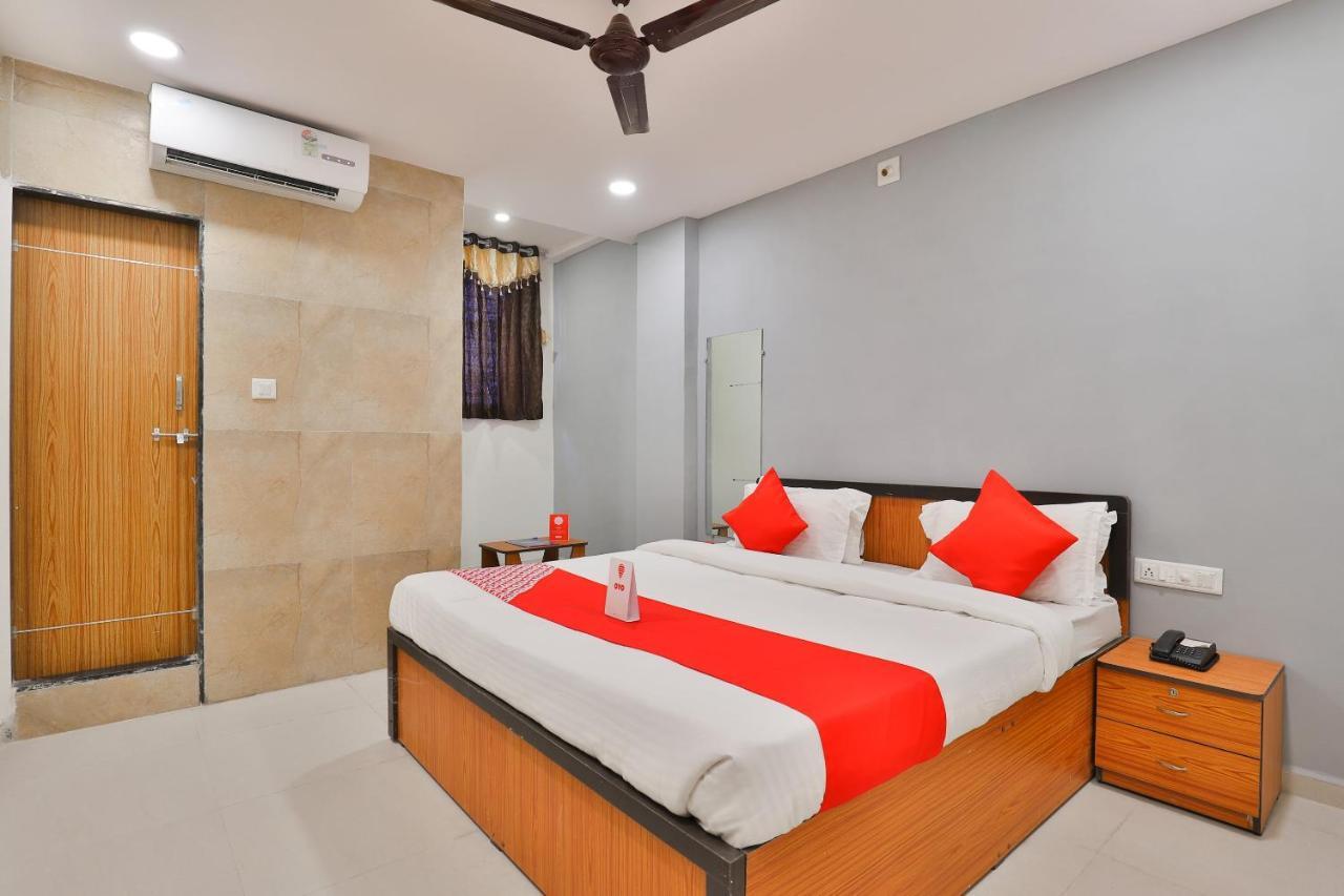 Oyo 16675 Hotel Shri Krishna Inn Сурат Экстерьер фото